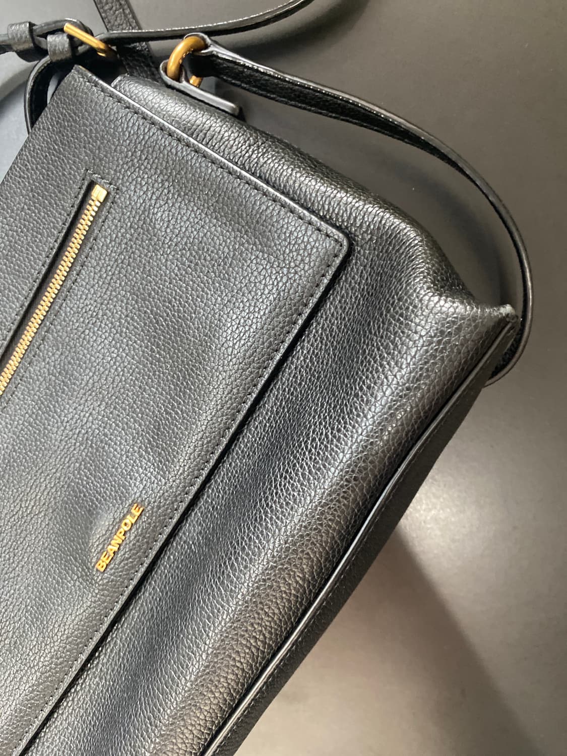 빈폴 블랙 가죽 크로스백 상품이미지8