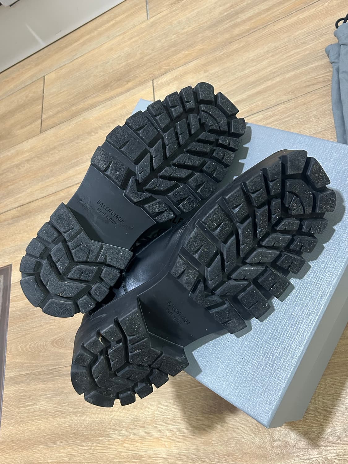 42) 발렌시아가 라이노 더비 상품이미지3