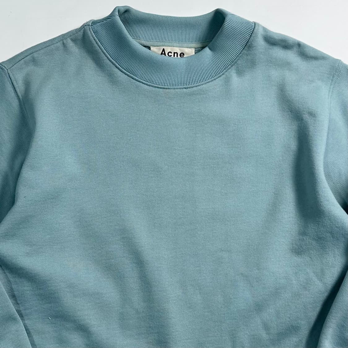 아크네 스튜디오 크롭 지퍼 디테일 맨투맨  상품이미지2