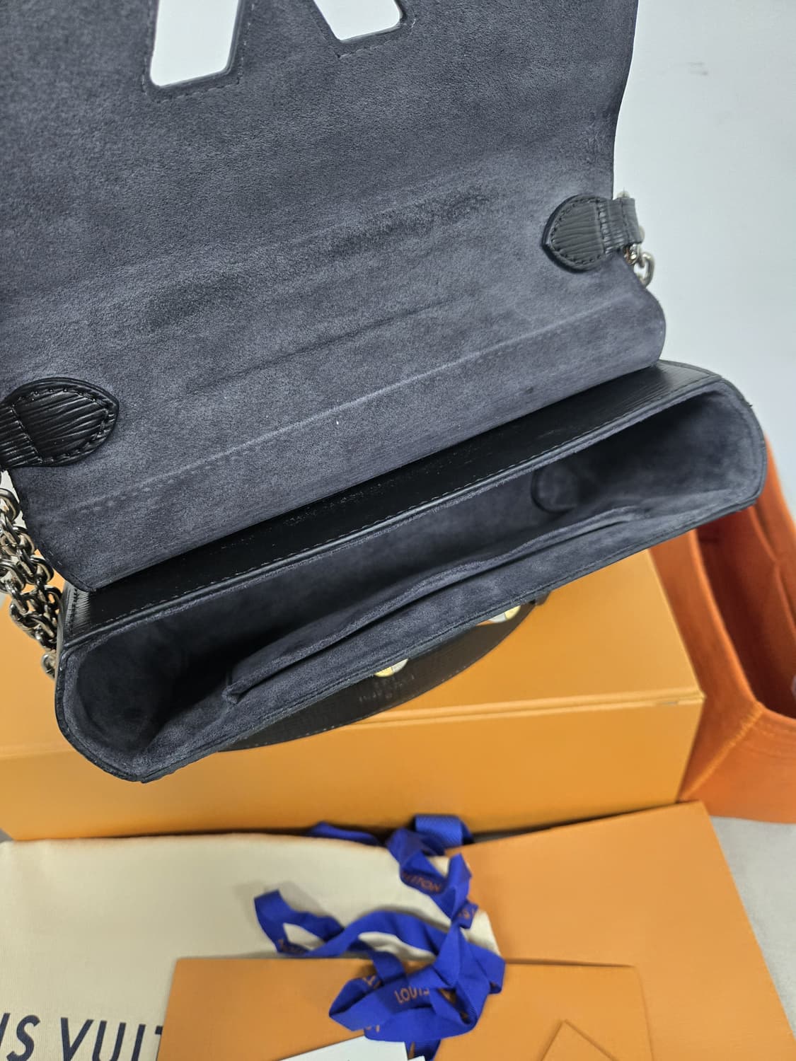 [보증서 정품]루이비통 트위스트mm 크로스백 상품이미지2