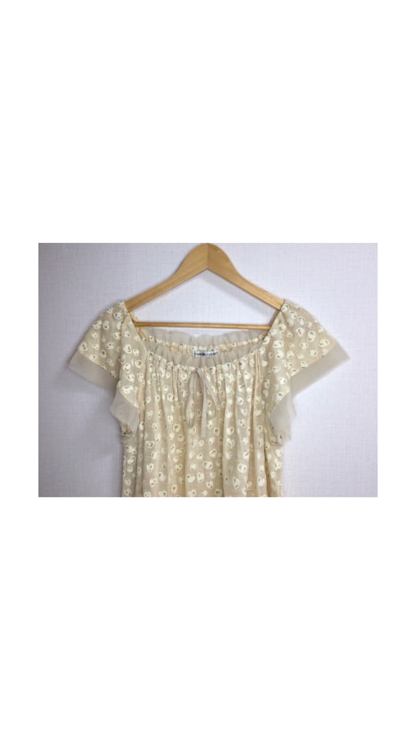 츠모리치사토 베이지 하트 셔링 레이스 탑 튜닉 상품이미지2