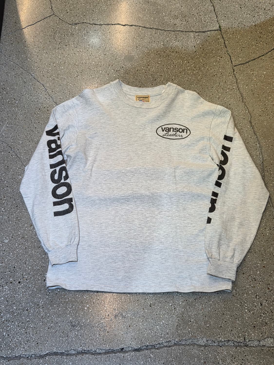 Vanson 밴슨 오트밀그레이 레터링 롱슬리브 상품이미지2
