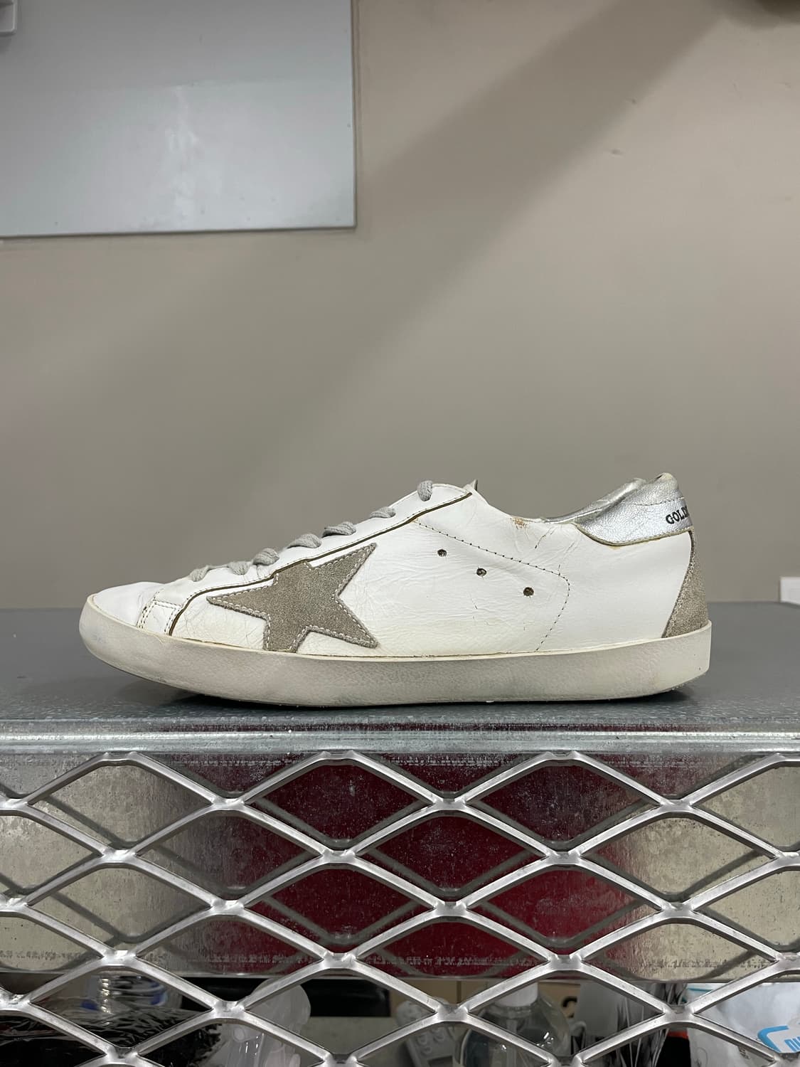 골든구스 슈퍼스타 실버탭 스니커즈 화이트 39 상품이미지1