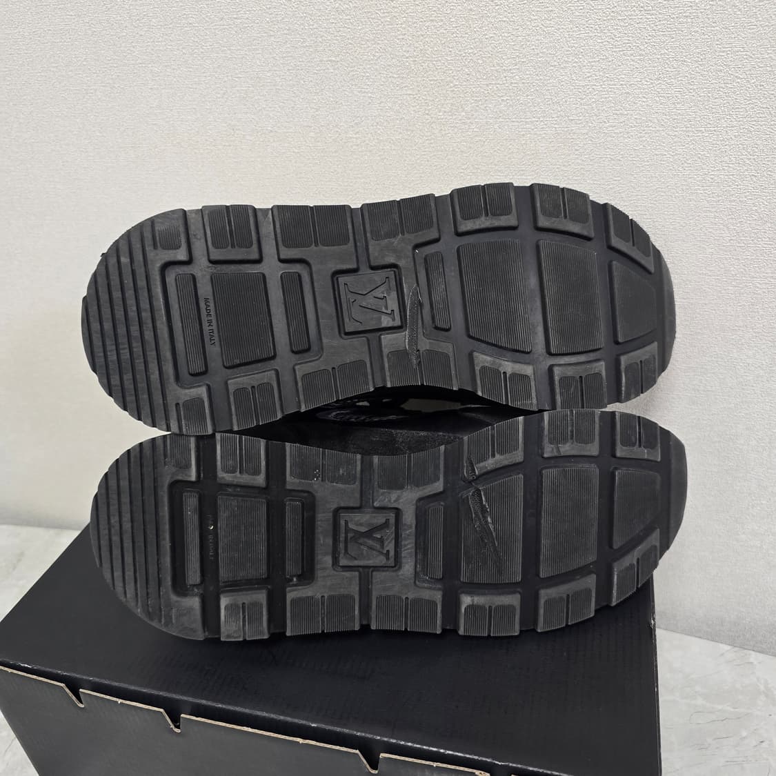 루이비통 런어웨이 스니커즈 신발 6사이즈 250 255 판매 상품이미지6