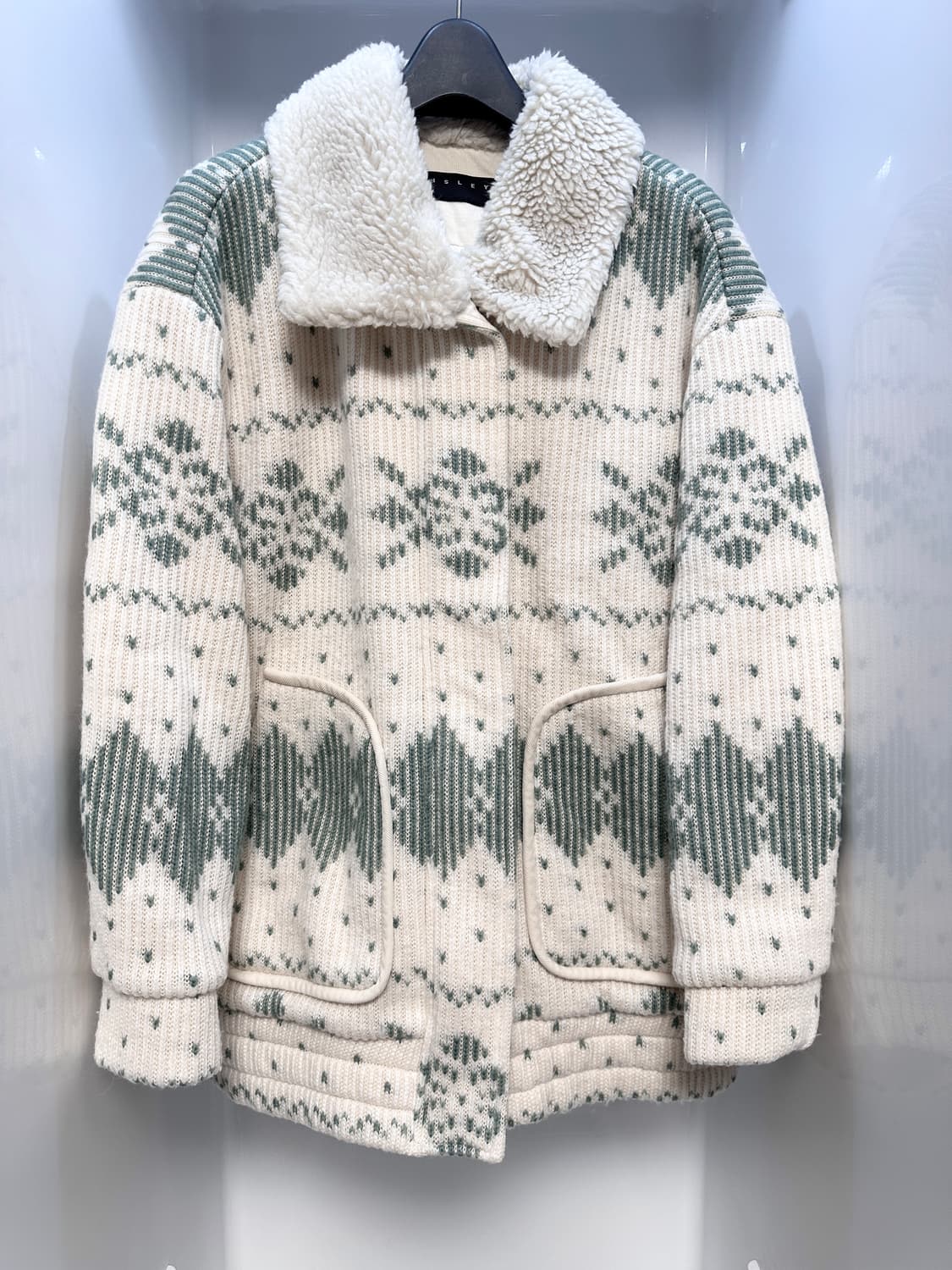 시슬리 노스텔지아 퍼카라 중기장 점퍼 (55-66) 상품이미지2