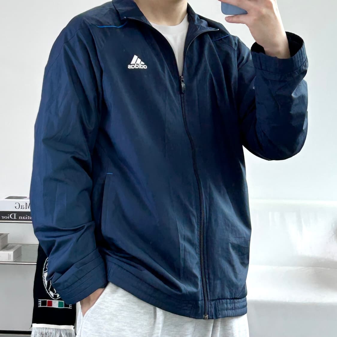 🪄 아디다스 올드스쿨 네이비 바람막이 M A37  🧑🏻 모델 스펙  상품이미지1