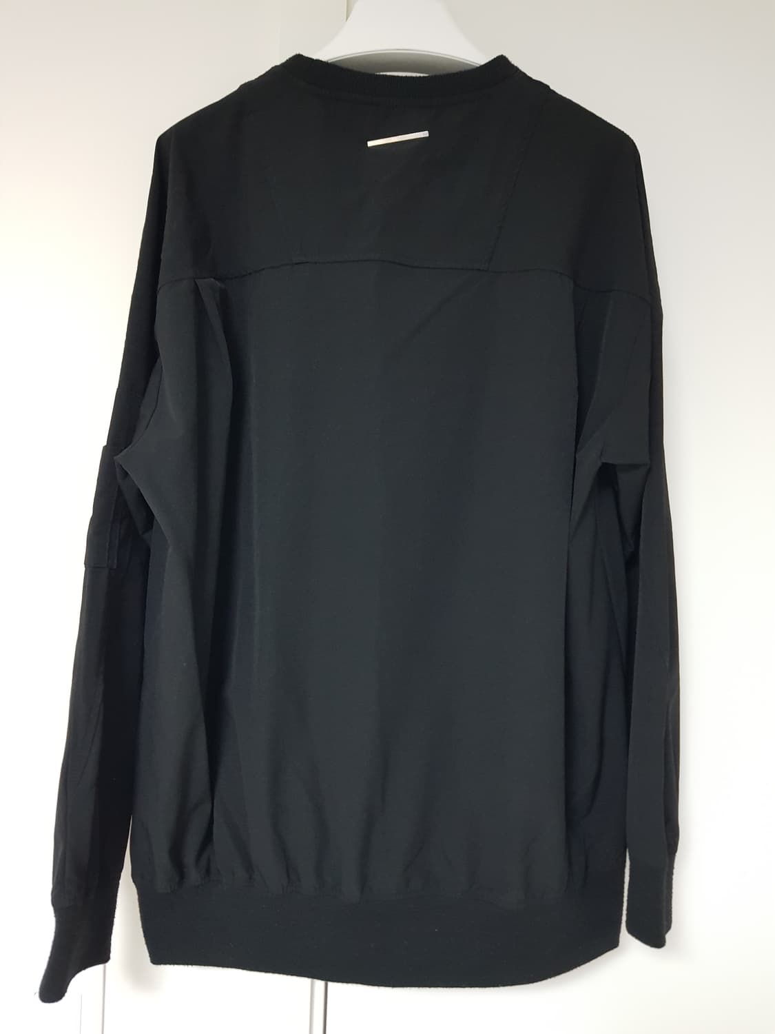 [100] TNGT 나일론 맨투맨 블랙 상품이미지2