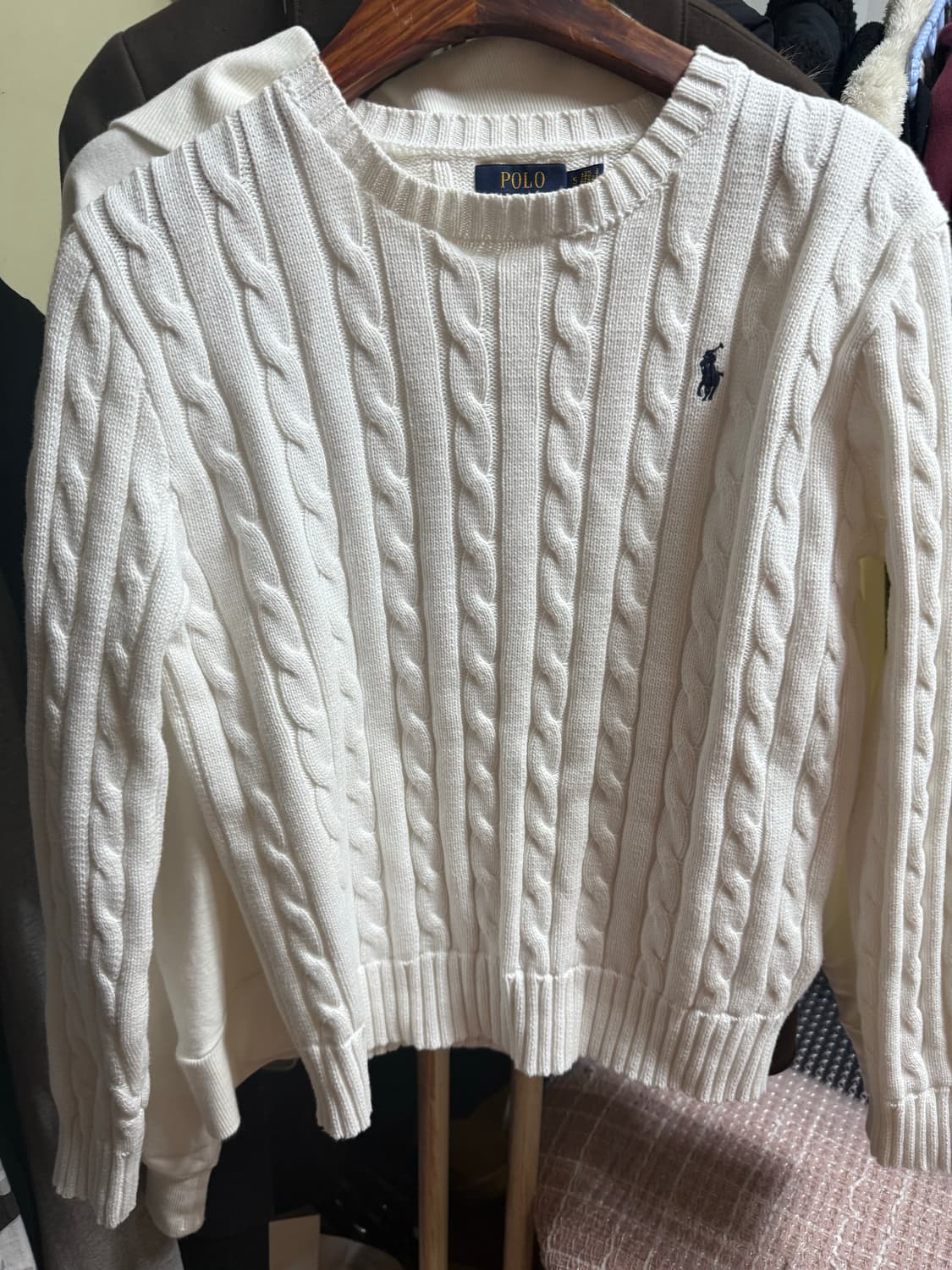 폴로 흰색 꽈배기니트 상품이미지1