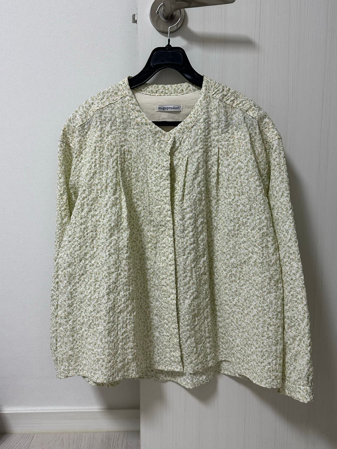 미구프로덕트(miguproduct) 잔꽃 블라우스 상품이미지3