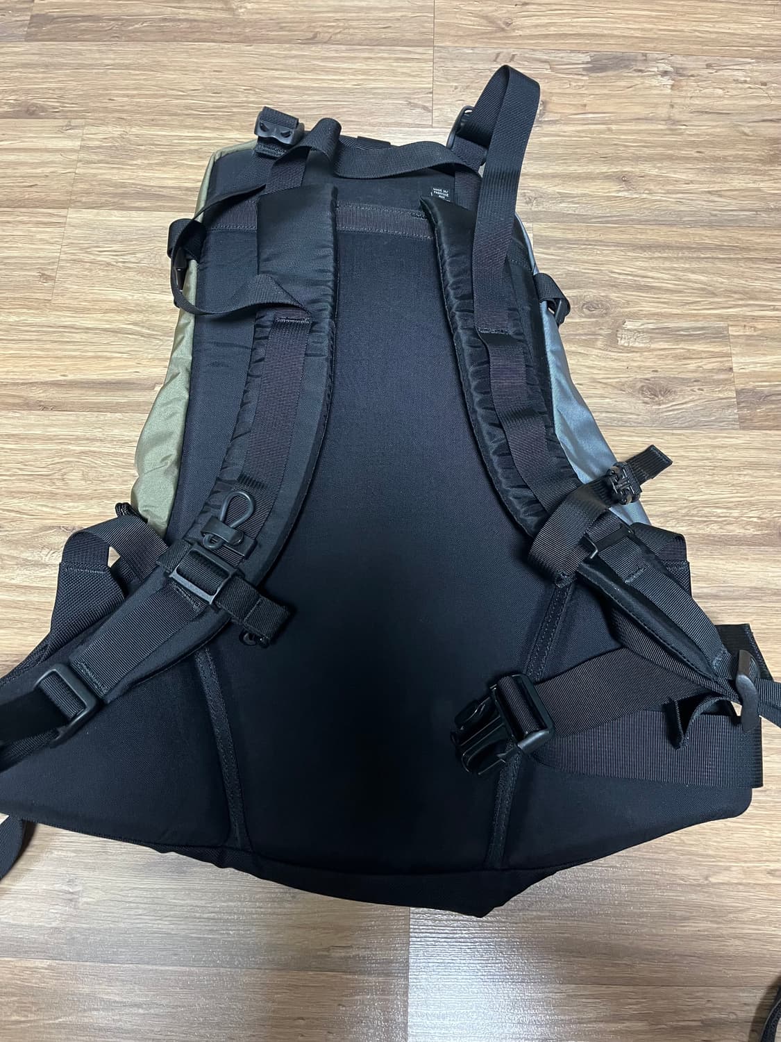 빔즈 아크테릭스 콜라보 세브링 백팩 상품이미지4