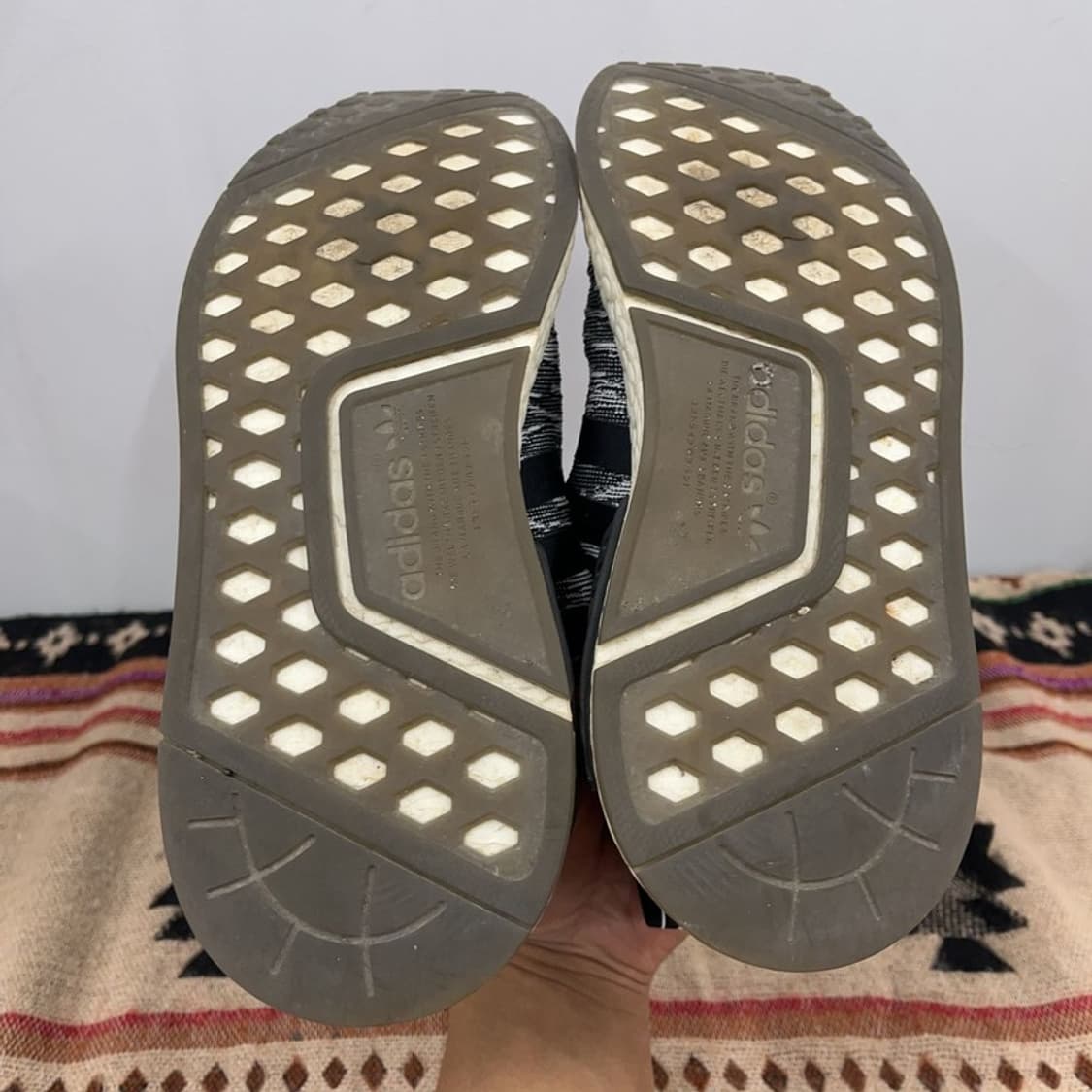 아디다스 NMD R1 블랙 글리치 런닝화 운동화 220 X01441 상품이미지4