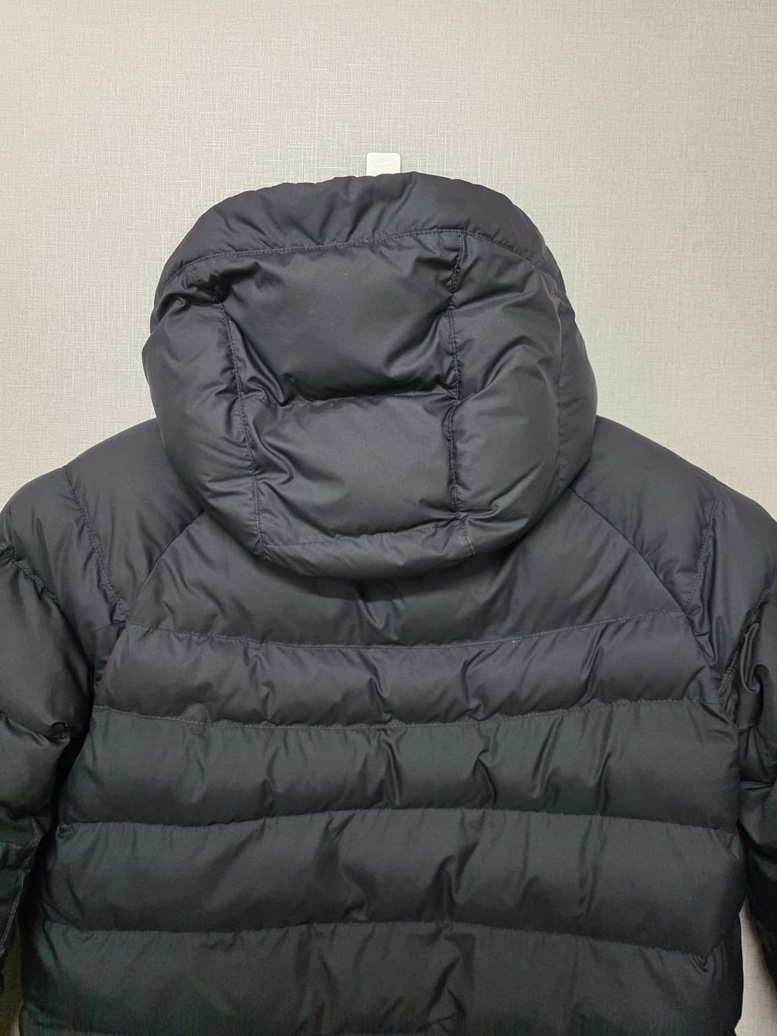 나이키 후드   경량 패딩 블랙  사이즈 80 여자용 상품이미지5