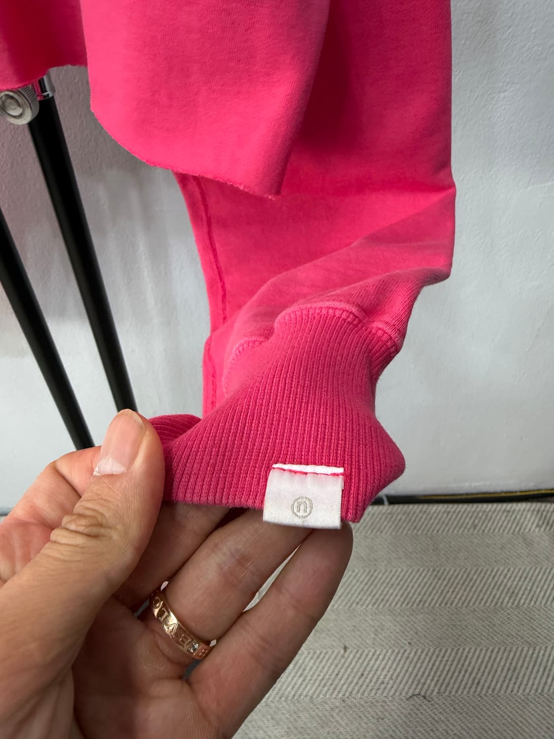 정품) 디스이즈네버댓 여성 크롭 오버핏 맨투맨 M  상품이미지4