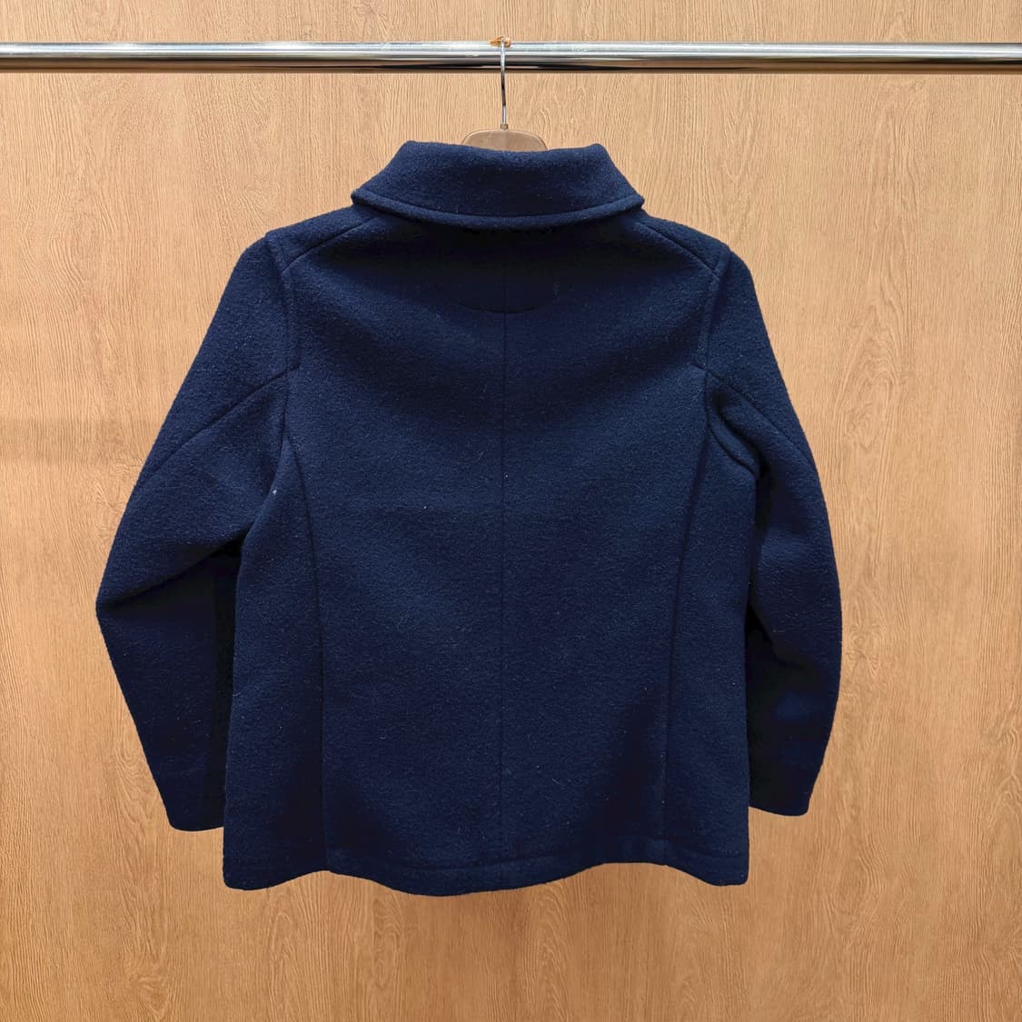 단톤 울 싱글 자켓 다이아몬드 로고 패치 브라운 버튼 포켓 디테일 네이비 상품이미지3