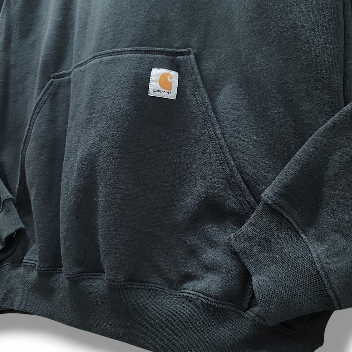 [M] 칼하트 블랙 미드웨이트 로고 기모 후드티셔츠 상품이미지7