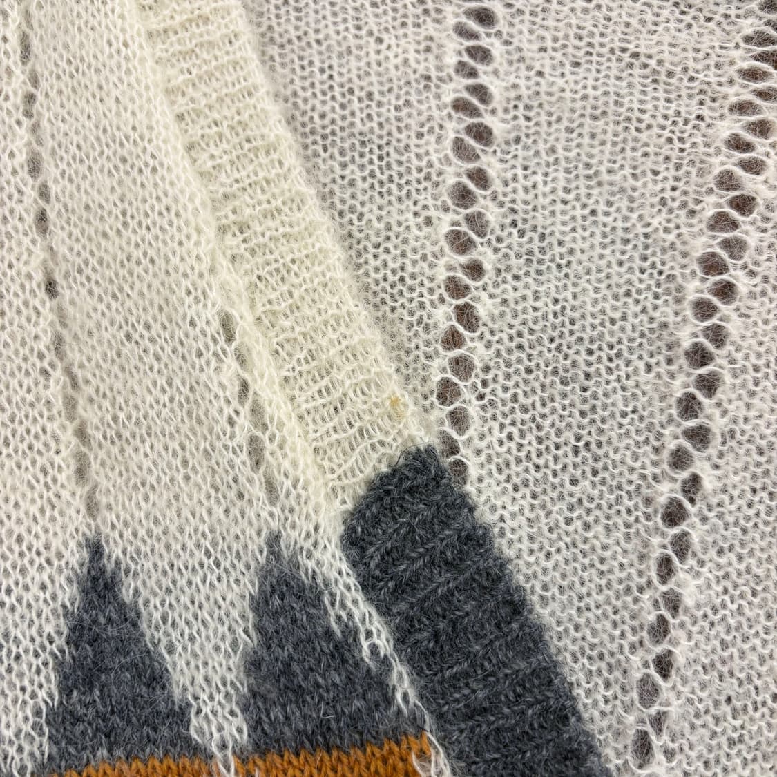 JPN 브이넥 긴팔 니트 가디건 기하학 패턴 버튼 디테일 아이보리 그레이 상품이미지9