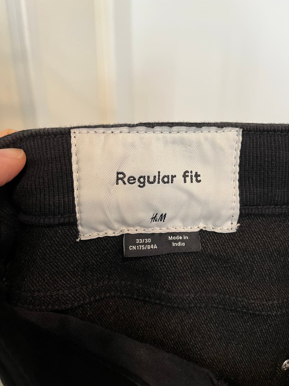 H&M 레귤러핏 블랙진 상품이미지5