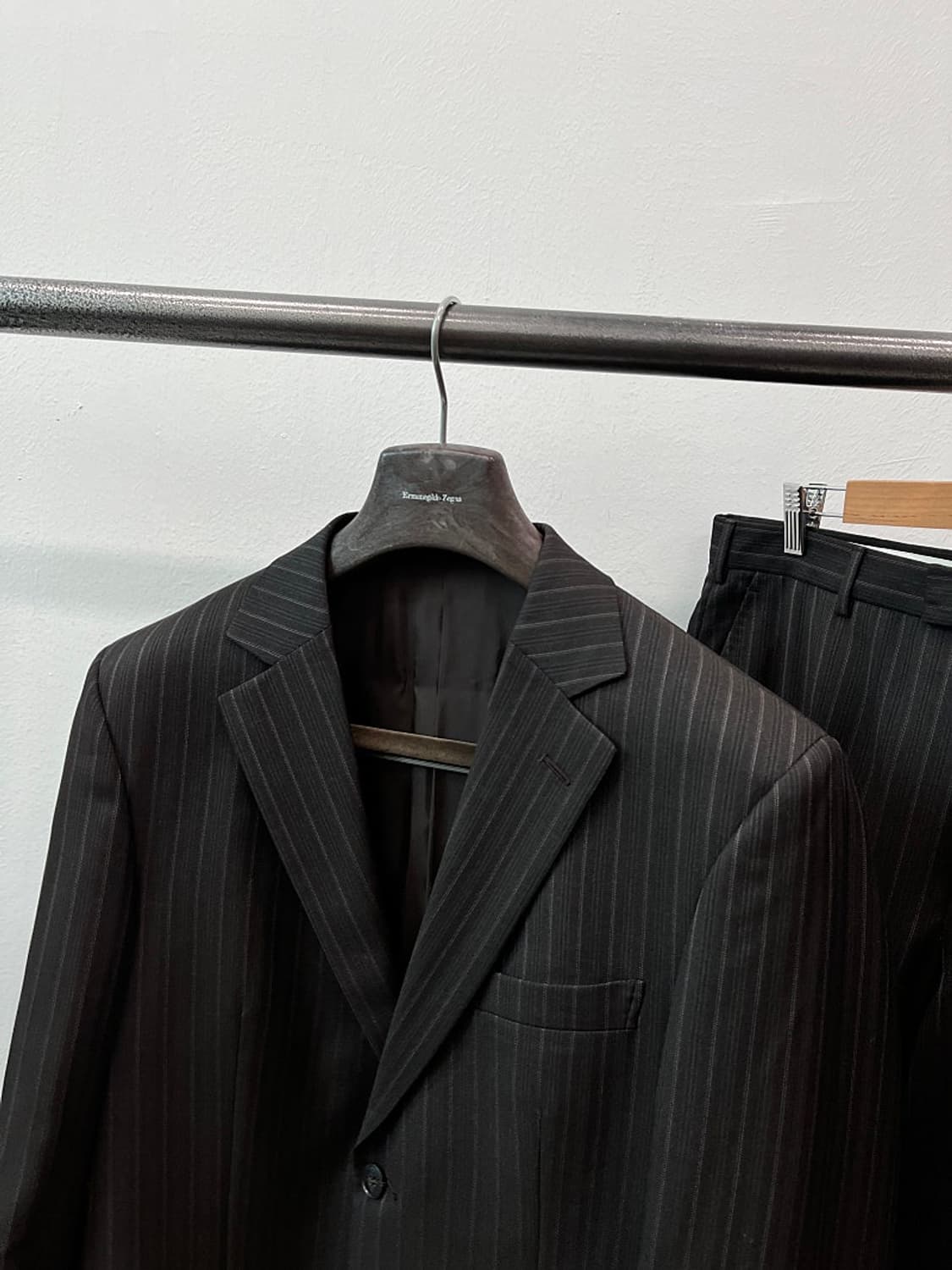 105,35) 제냐 브라운 스트라이프 슈트  상품이미지5