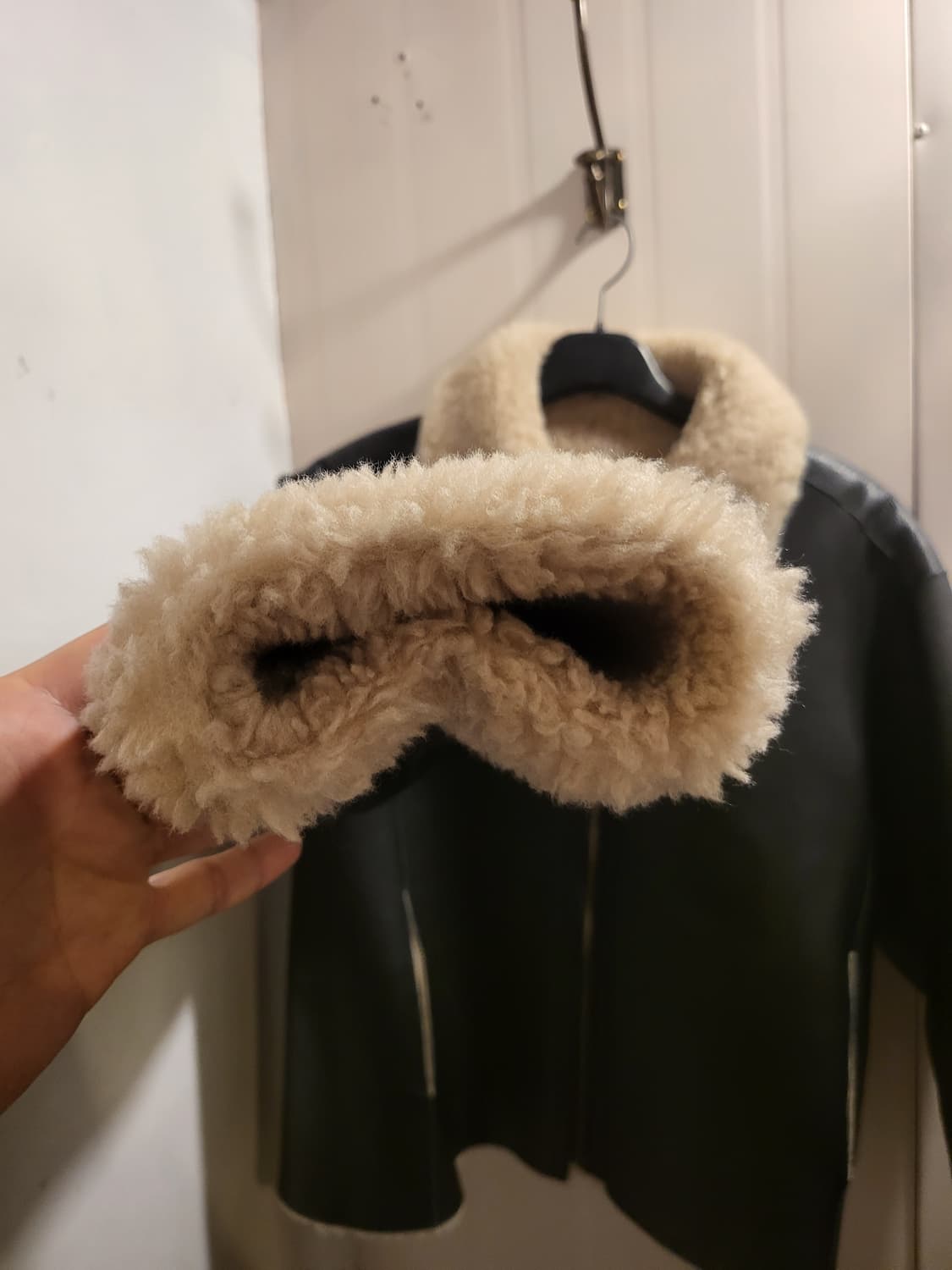 파사드패턴 램스울 블랙 무스탕 상품이미지5