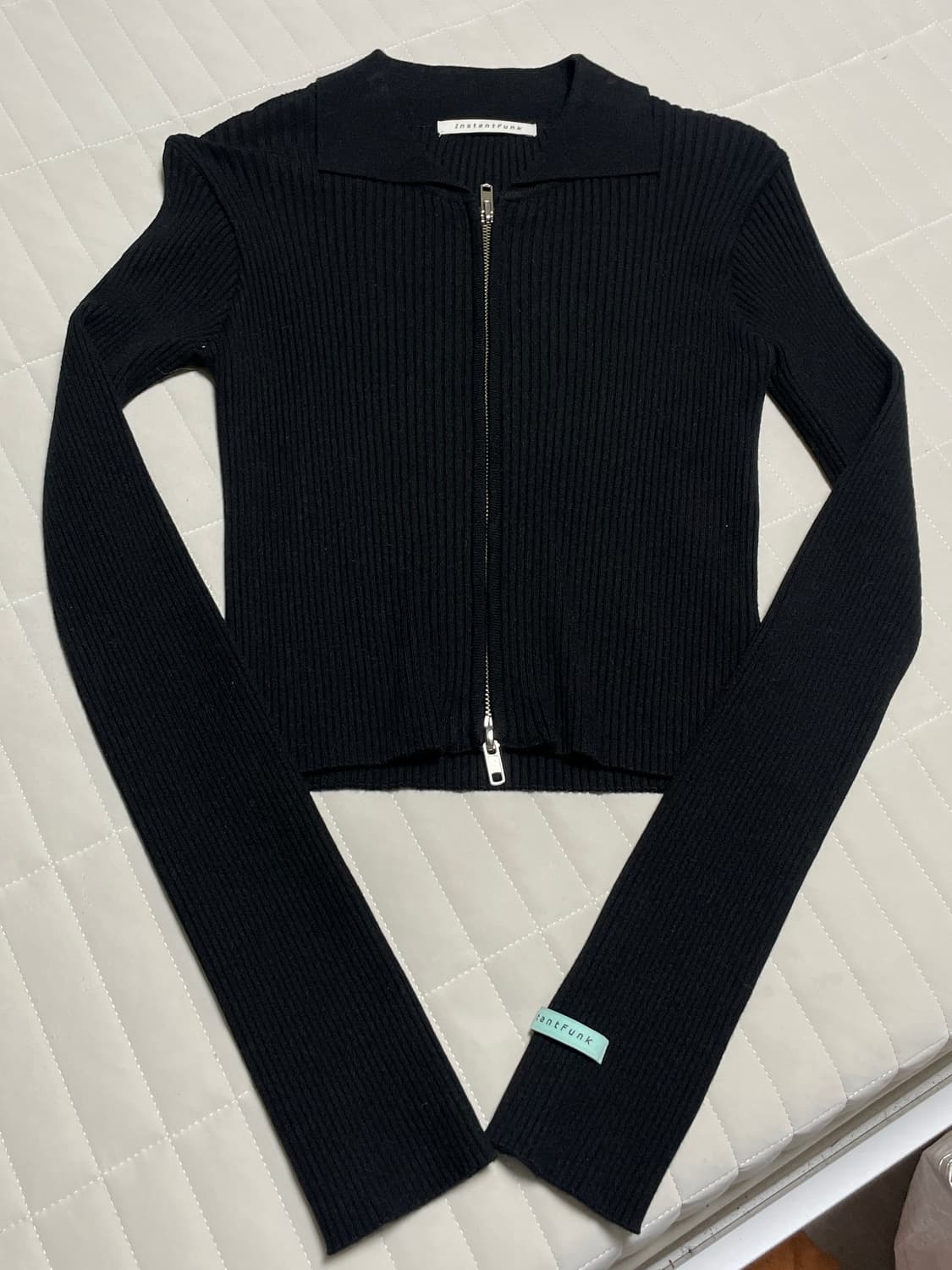 인스턴트펑크 22SS 슬림 집업 니트 블랙 새상품 상품이미지1