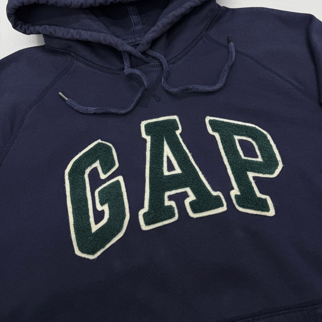 갭 Y2K 빅로고 후드티 네이비 상품이미지3