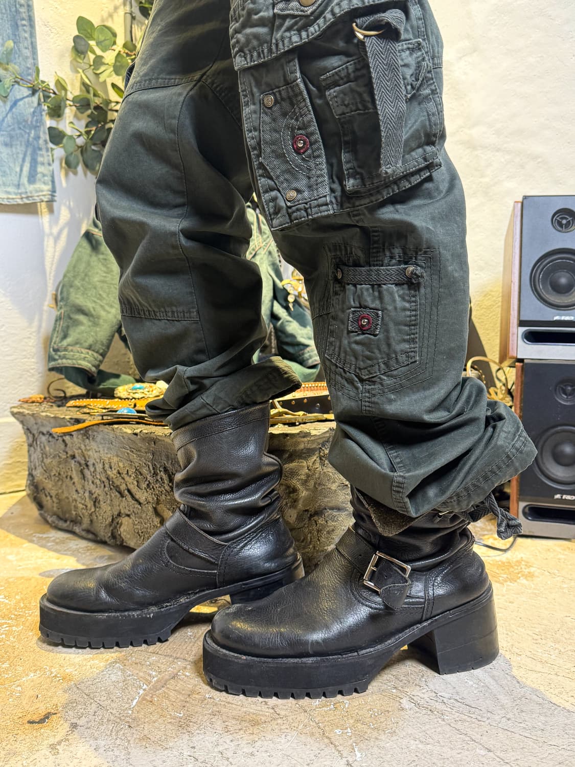 K.U.I – Multi Pocket Cargo Pants 상품이미지3