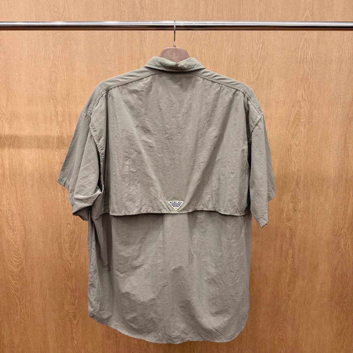 컬럼비아 반팔 셔츠 메쉬 안감 통풍 포켓 디테일 아웃도어 카키 상품이미지3