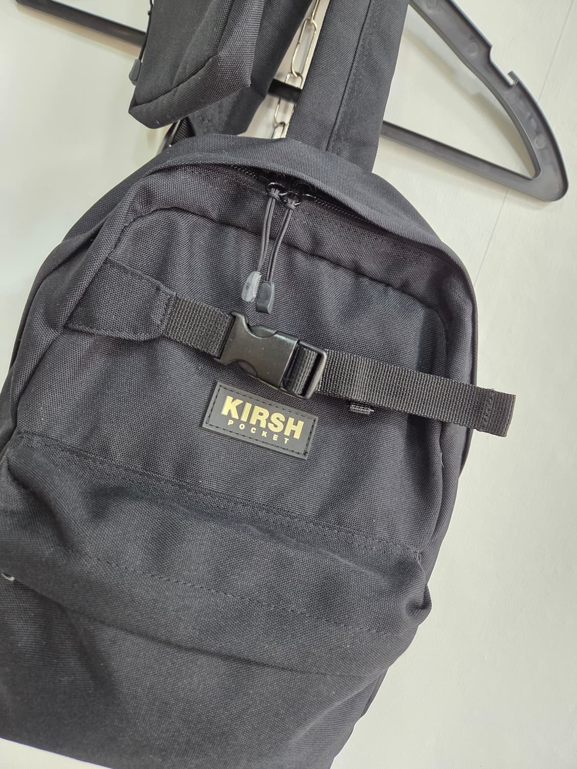 키르시 포켓 테크니컬 슬링백 블랙 상품이미지2