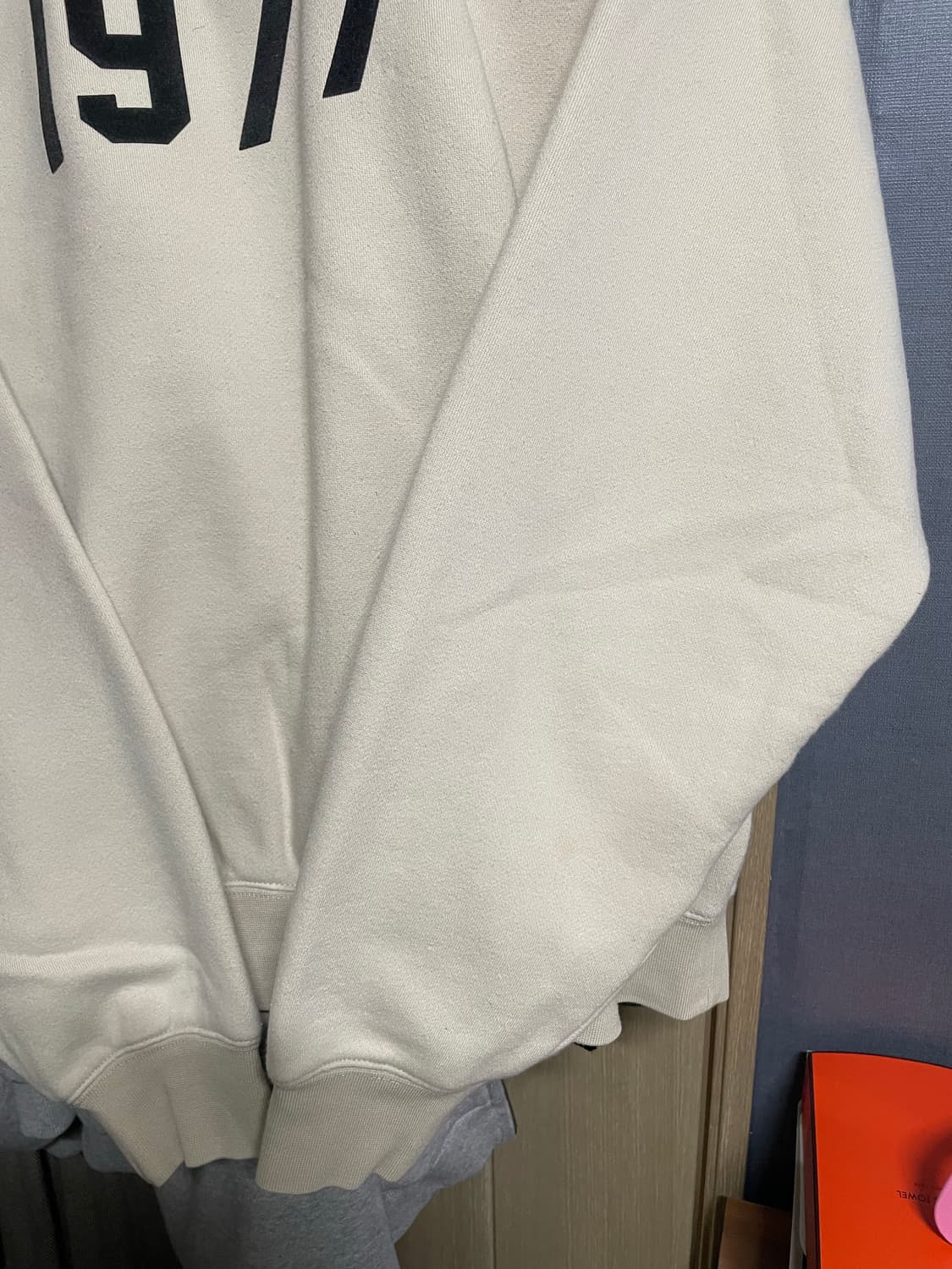 에센셜 1977 맨투맨 상품이미지5