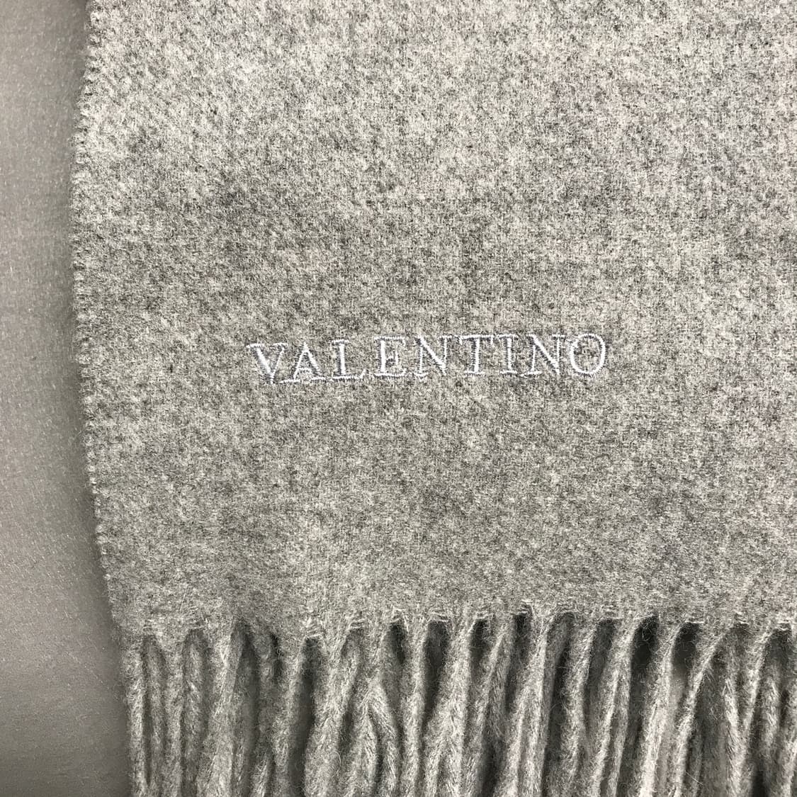 발렌티노 그레이 머플러 상품이미지4