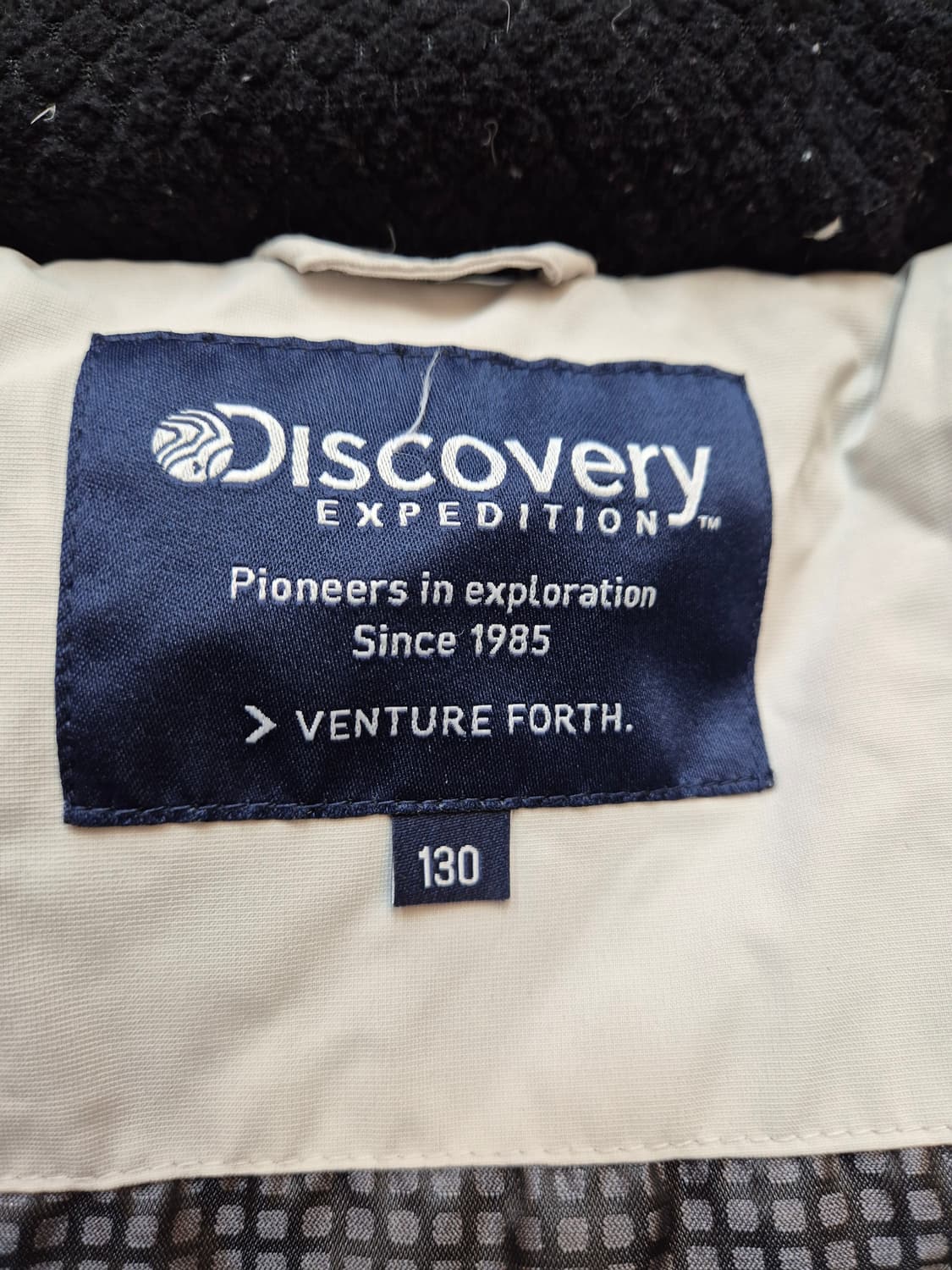 디스커버리 익스페디션 키즈 롱패딩 아이보리 색상입니다. 사이즈는 130입 상품이미지5