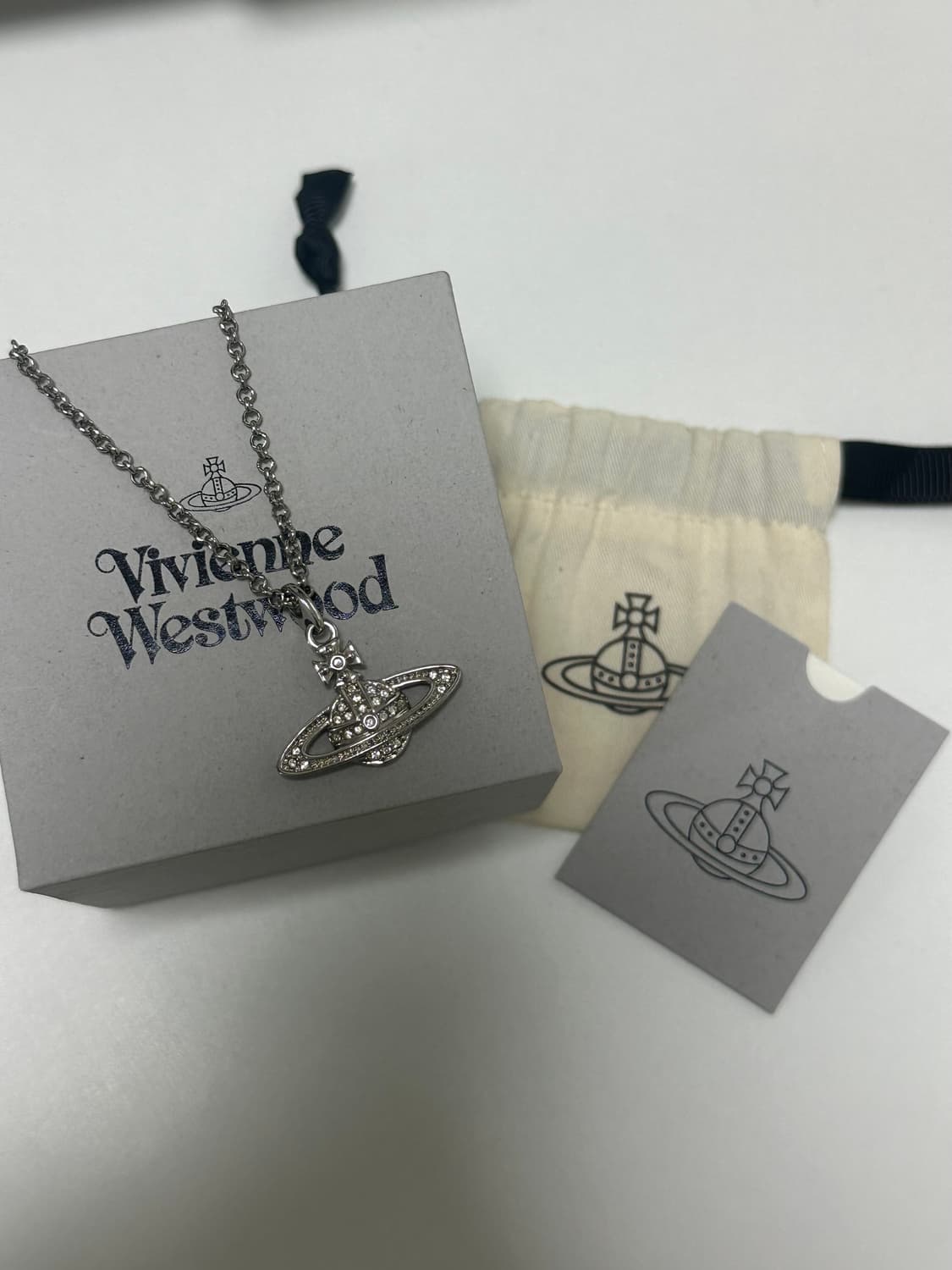 비비안웨스트우드 미니 바스 릴리프 팬던트 네크리스 상품이미지1