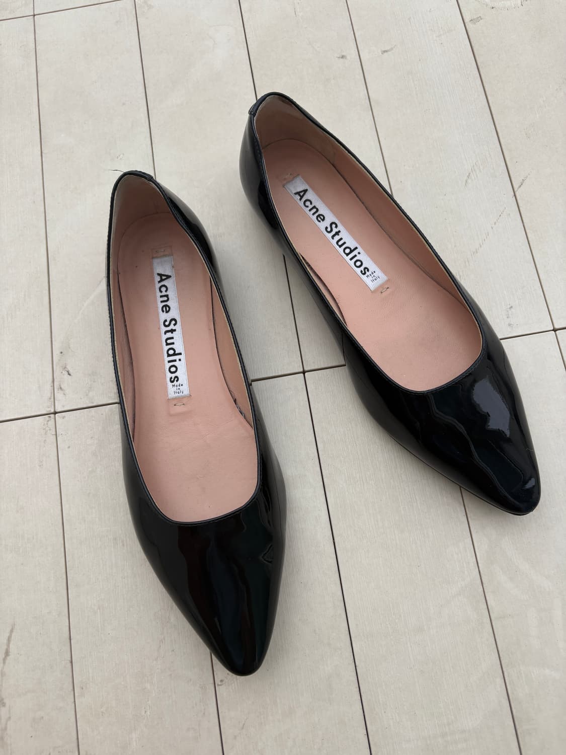 아크네 플랫슈즈 상품이미지1