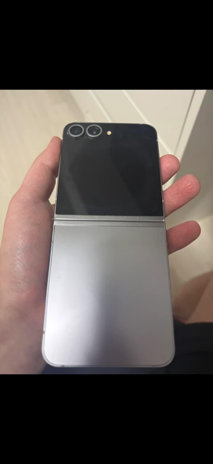 갤럭시 플립6 256GB S급 판매합니다. 상품이미지1