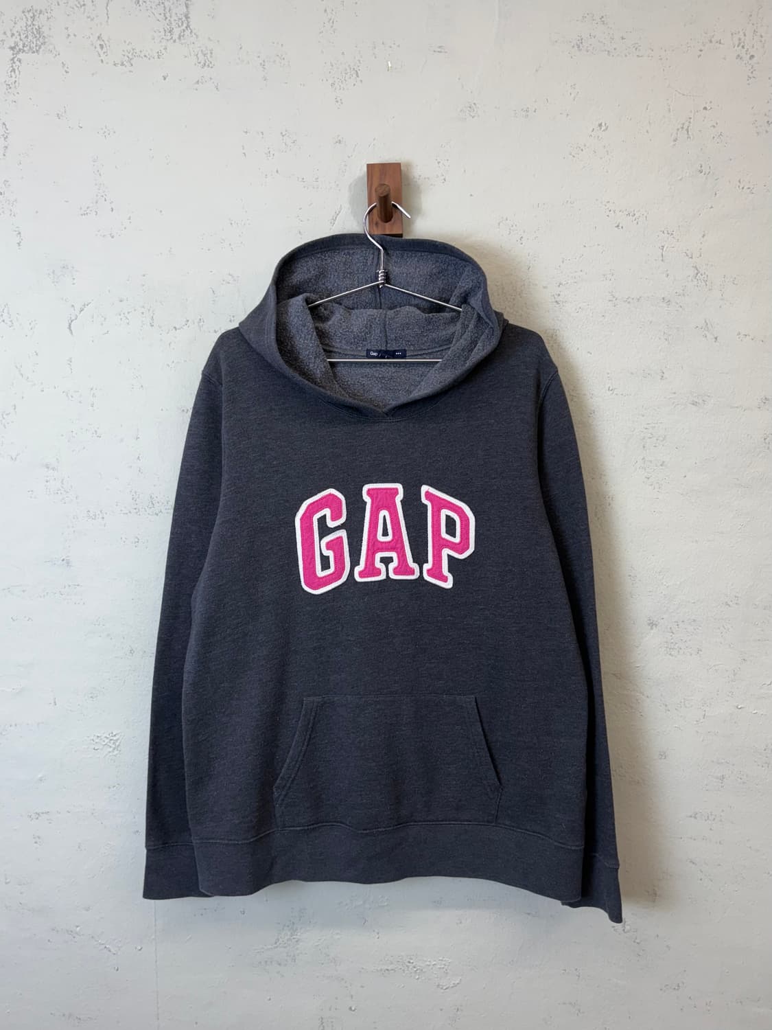 GAP 갭 핑크로고 후드티 차콜 상품이미지1