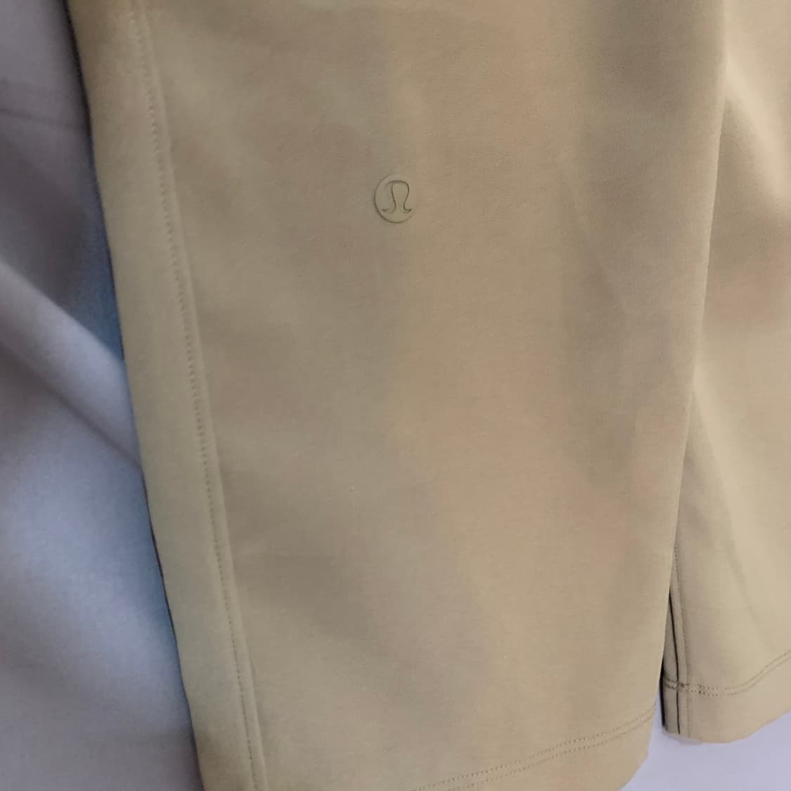 4 룰루레몬 온더플라이 크롭 밴딩 팬츠 상품이미지4