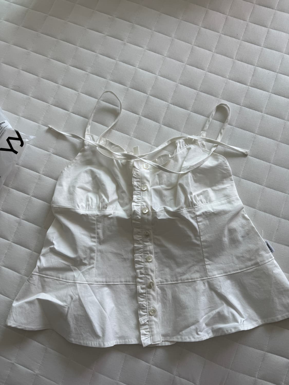 세릭 홀터넥 블라우스 상품이미지1