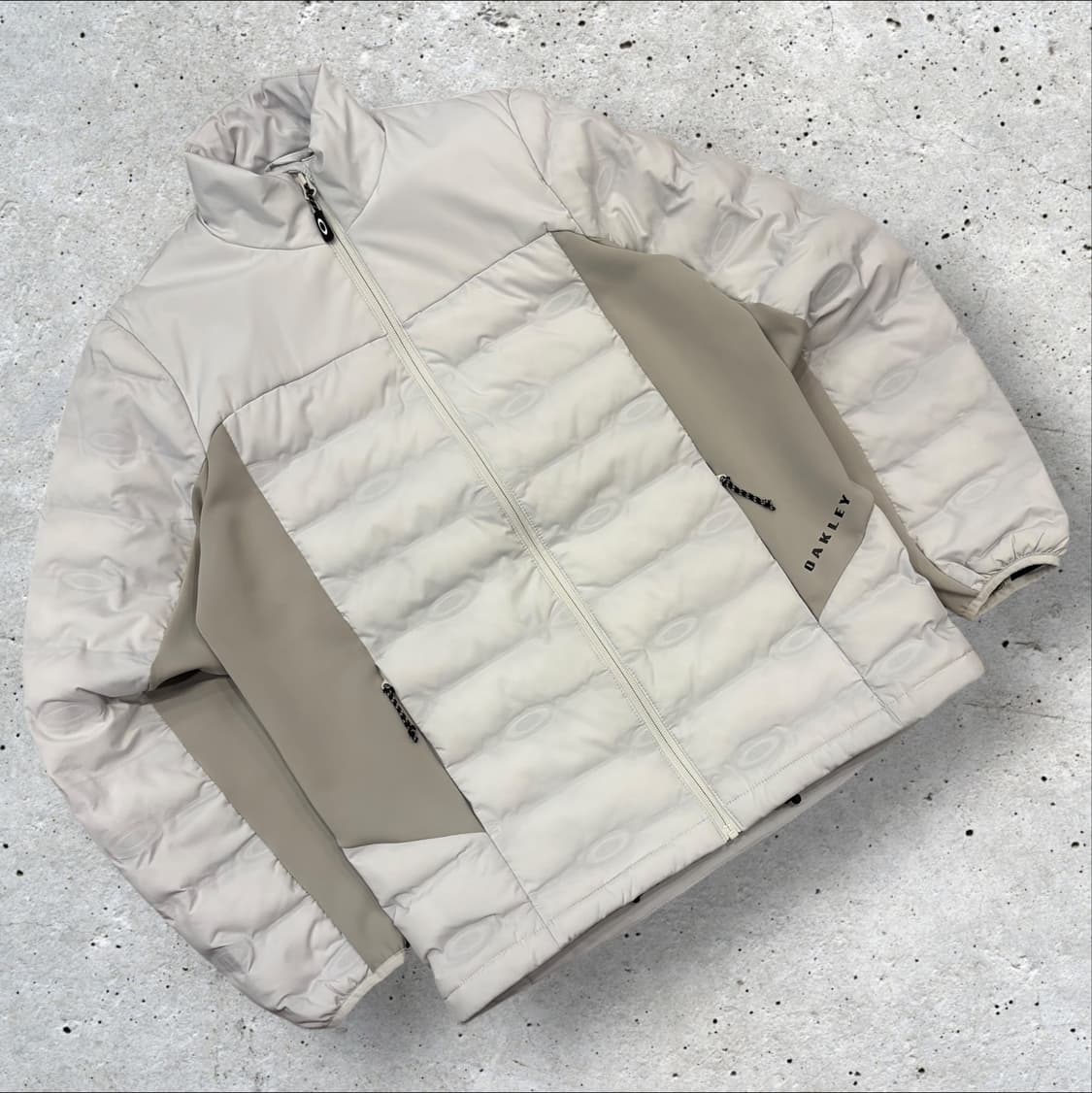 [M] 오클리 엘립스 경량 패딩 점퍼 화이트 D257 상품이미지1