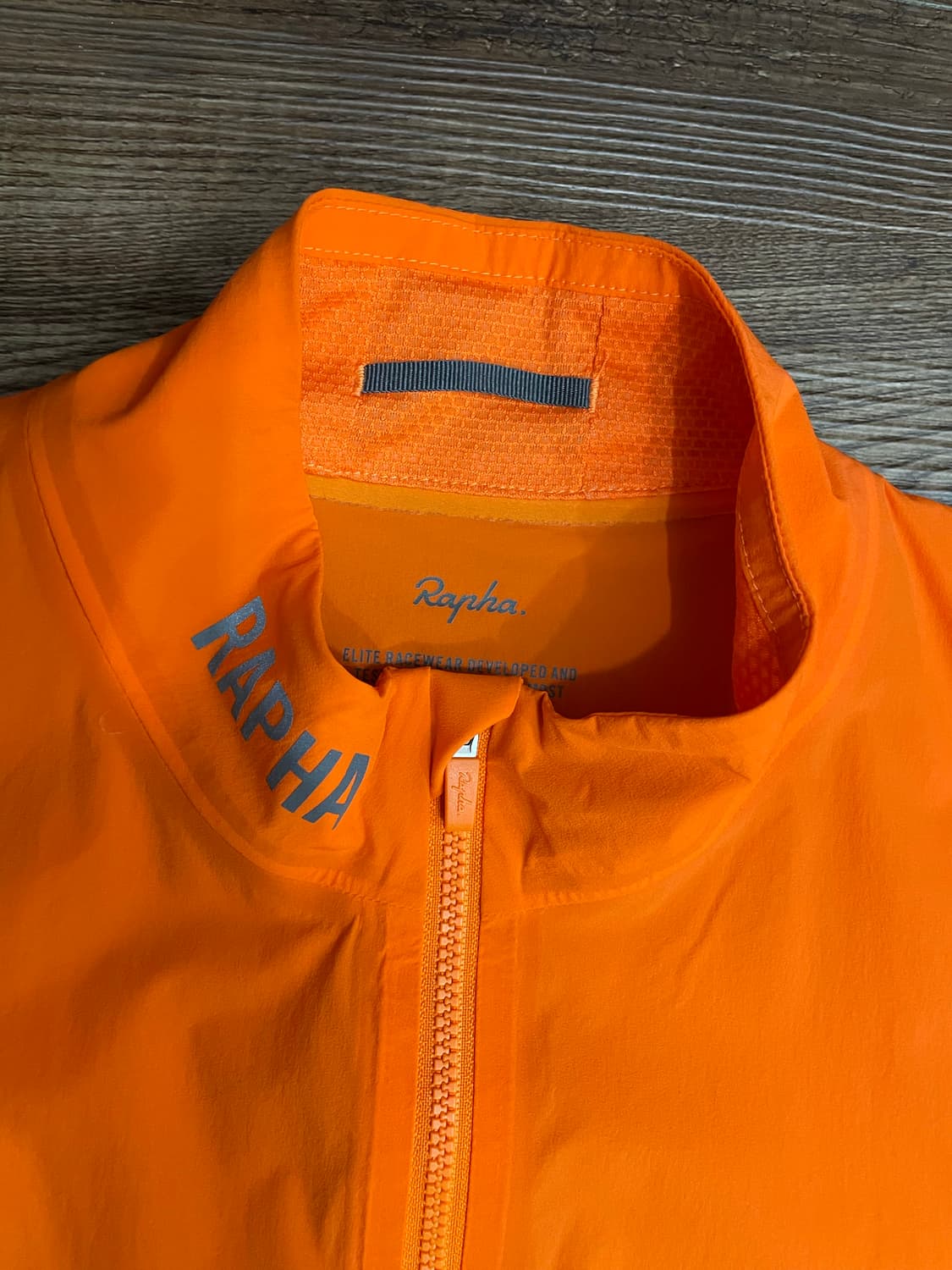 라파 Rapha 프로팀 라이트웨이트 섀도우 자켓 상품이미지3