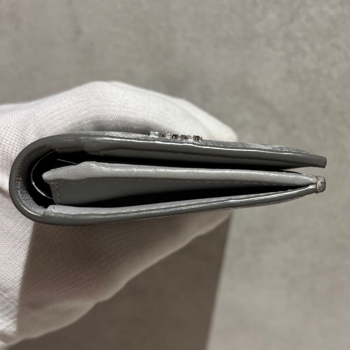 A+ OS사이즈 디올 CD 다이아 장지갑 그레이 감정서 구성 상품이미지4