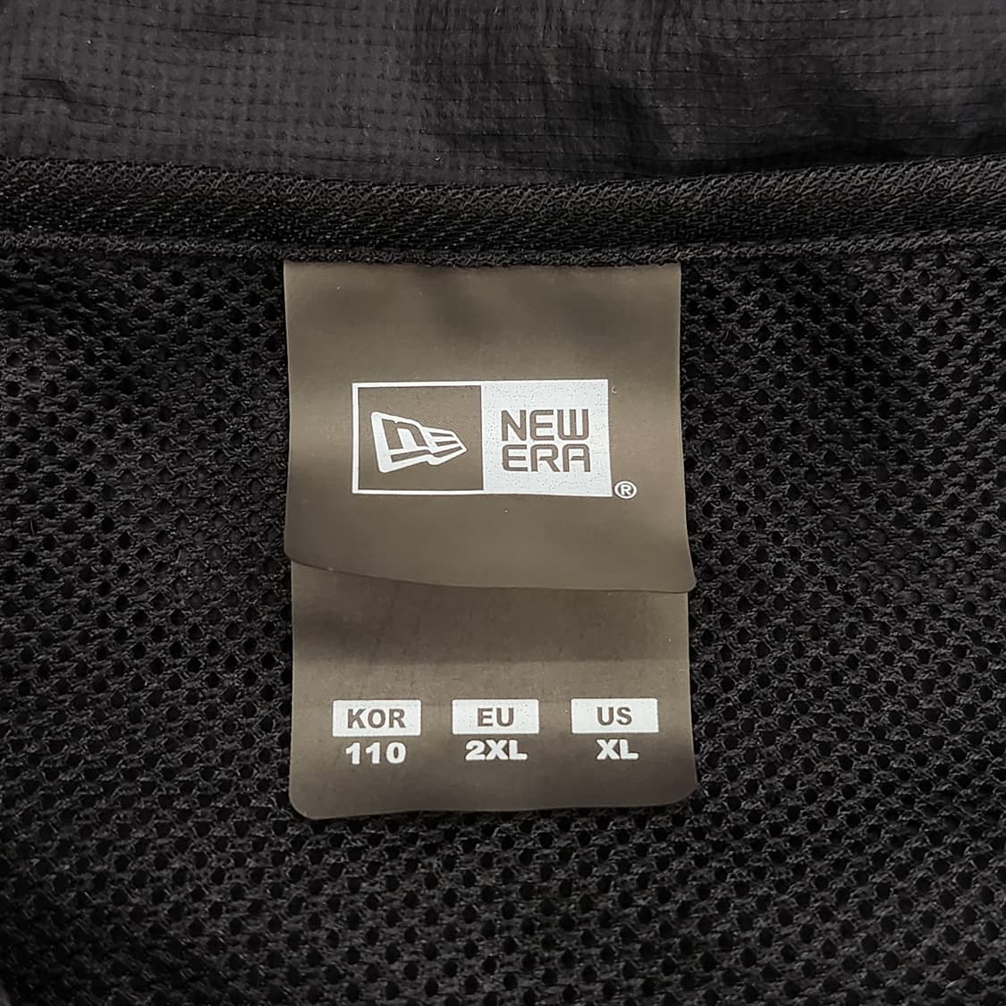 뉴에라 블랙 경량 바람막이 상품이미지7