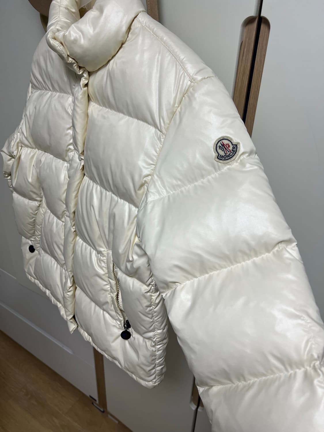 정품 몽클레어 아이보리 여성 패딩 팔아요 상품이미지1