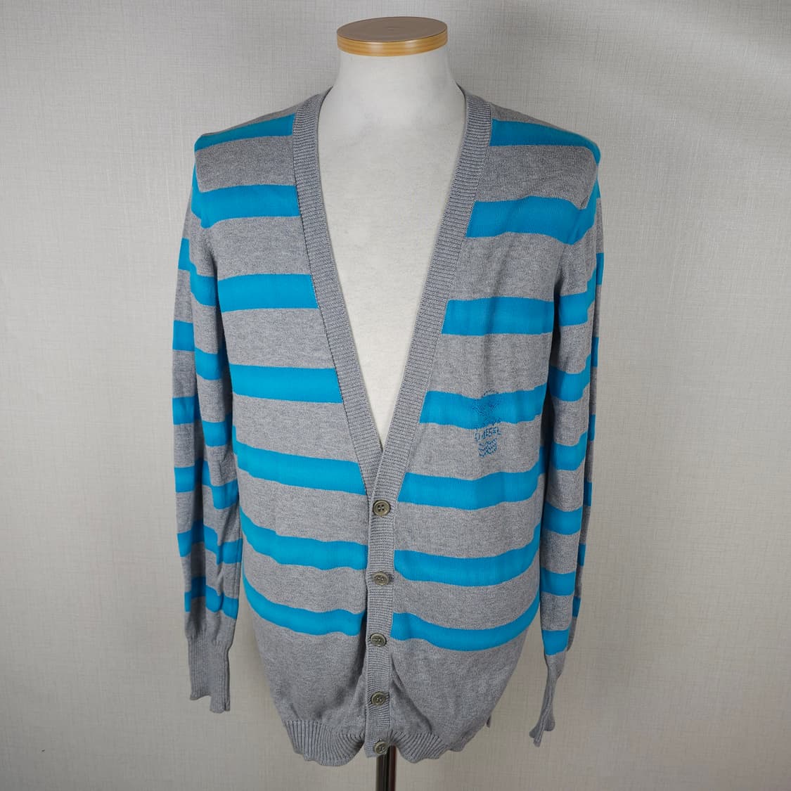 디젤 V넥니트가디건 남자95사이즈  상품이미지1