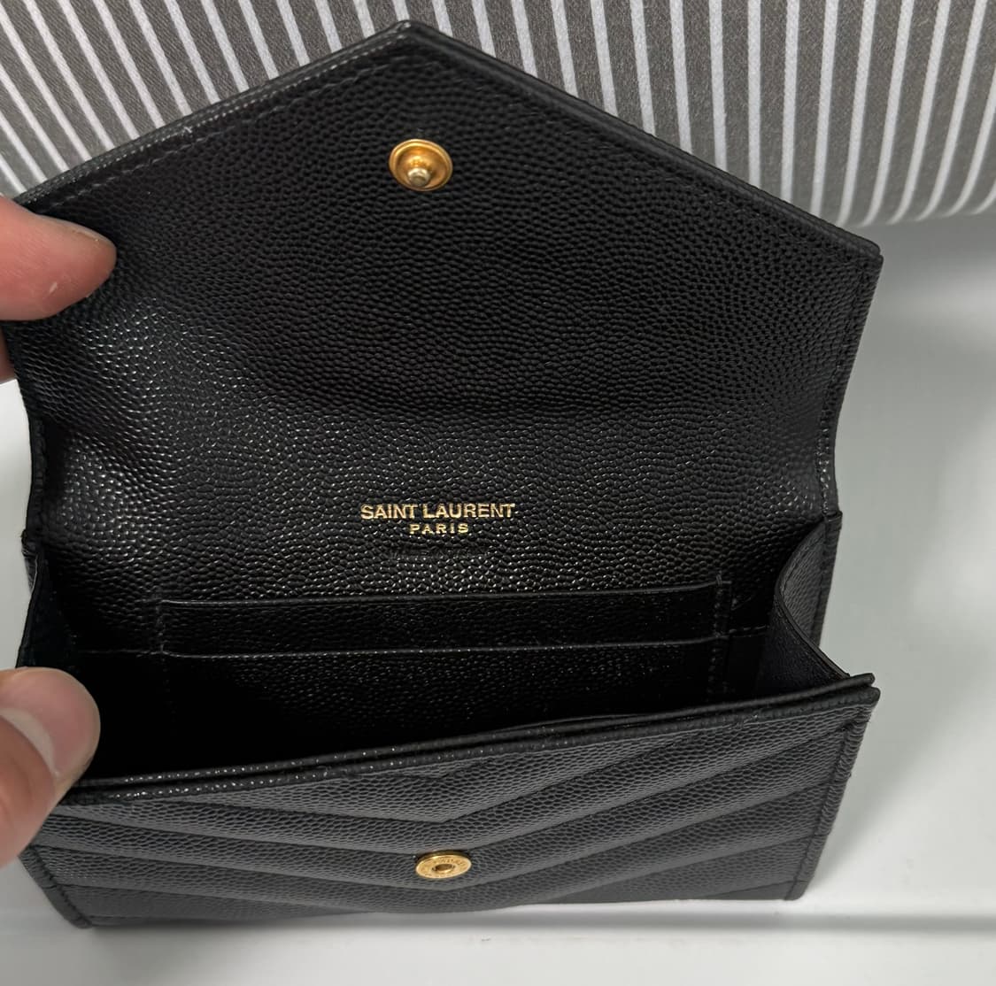 입생로랑지갑 상품이미지2