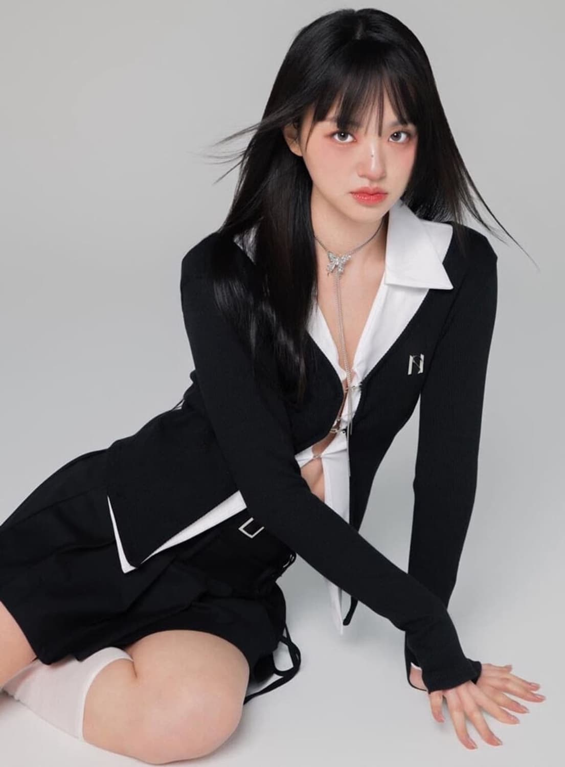 뉴얼린 엠블럼 라인 후크 가디건 블랙 상품이미지1