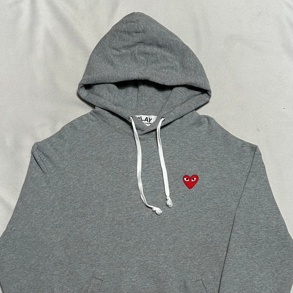 XL 꼼데가르송 레드 하트와펜 그레이 후드티 상품이미지1