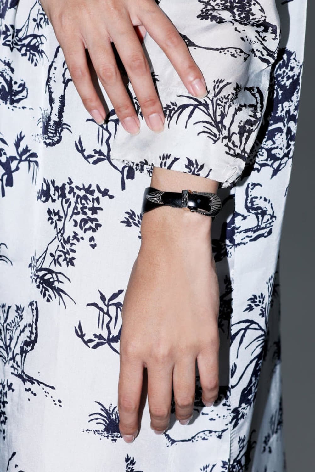 토가 풀라 웨스턴 버클 가죽 팔찌 레더 브레이슬릿 상품이미지1