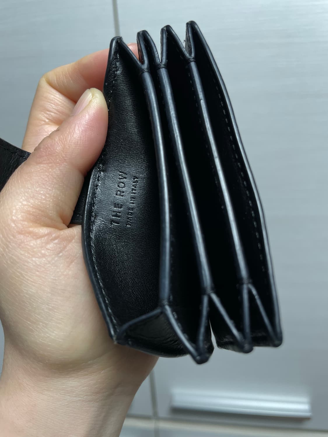 더로우 the row 아코디언 카드 지갑 블랙 팝니다 상품이미지8