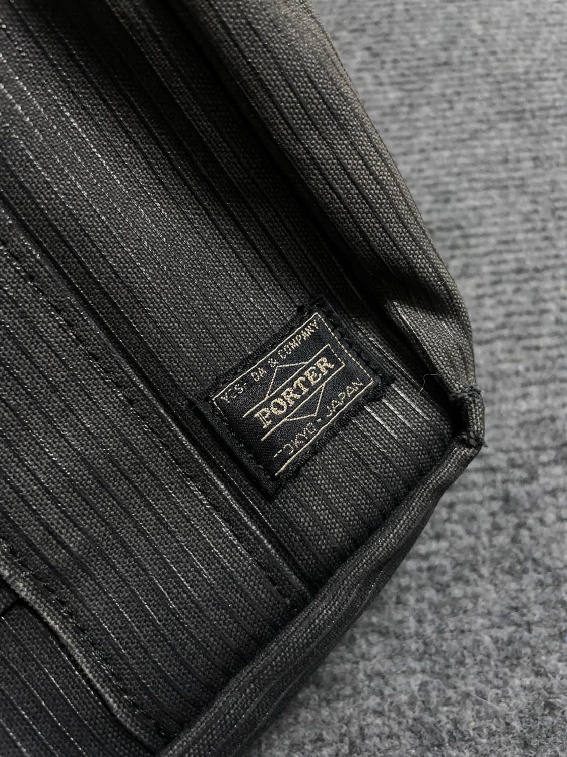 포터 드로잉 블랙 스트라이프 토트백 상품이미지2