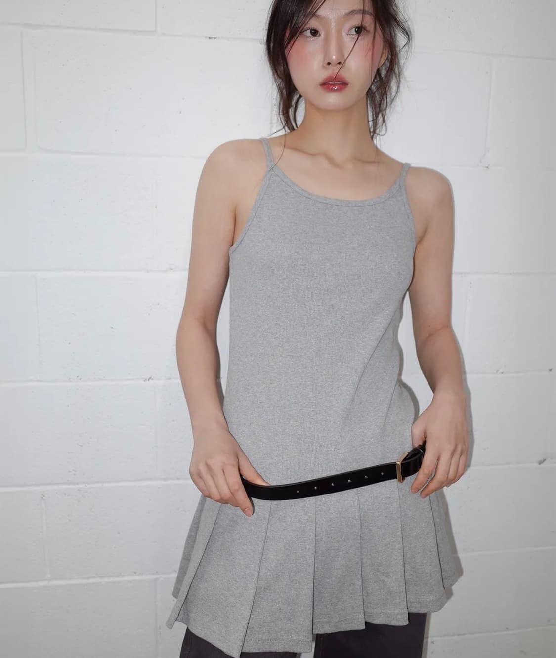 온스카 플리츠 미니 원피스 그레이 상품이미지2